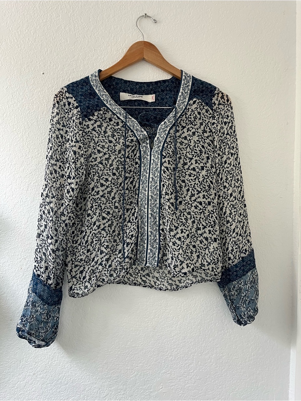 Idyllwind Navy and White Floral V-Neck Peasant Blouse